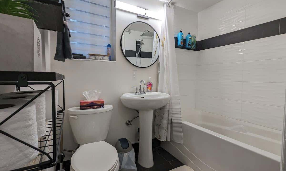 Photo of Bathroom in Cote-Des-Neiges—Notre-Dame-De-Grace