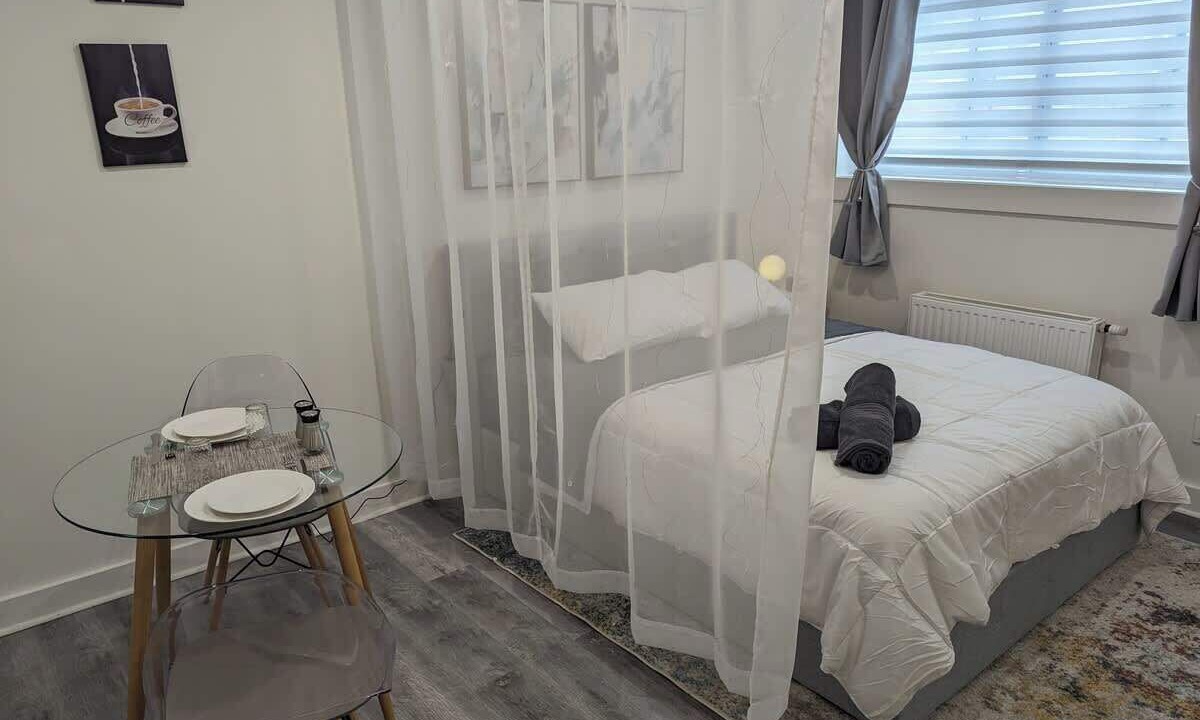 Photo of Bedroom in Cote-Des-Neiges—Notre-Dame-De-Grace