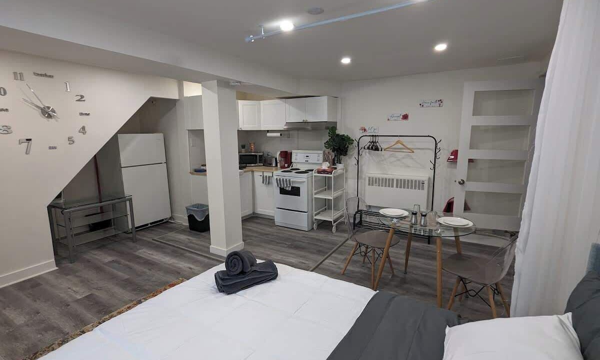 Photo of Bedroom in Cote-Des-Neiges—Notre-Dame-De-Grace