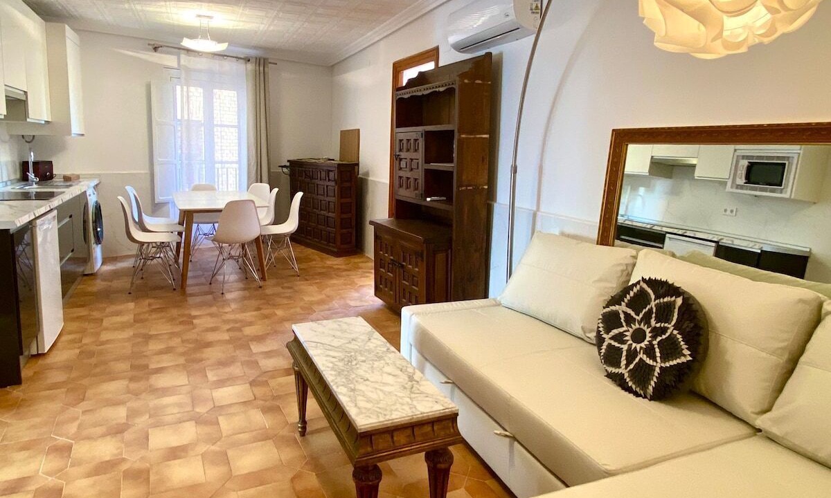 Photo of Livingroom in Toledo City Center