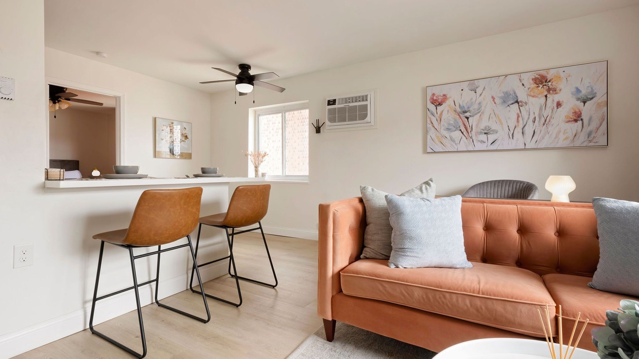 Photo of Livingroom in Tower Grove East