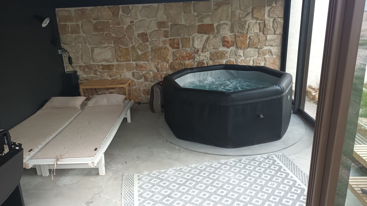 Photo of Patio Balcony in Salavas