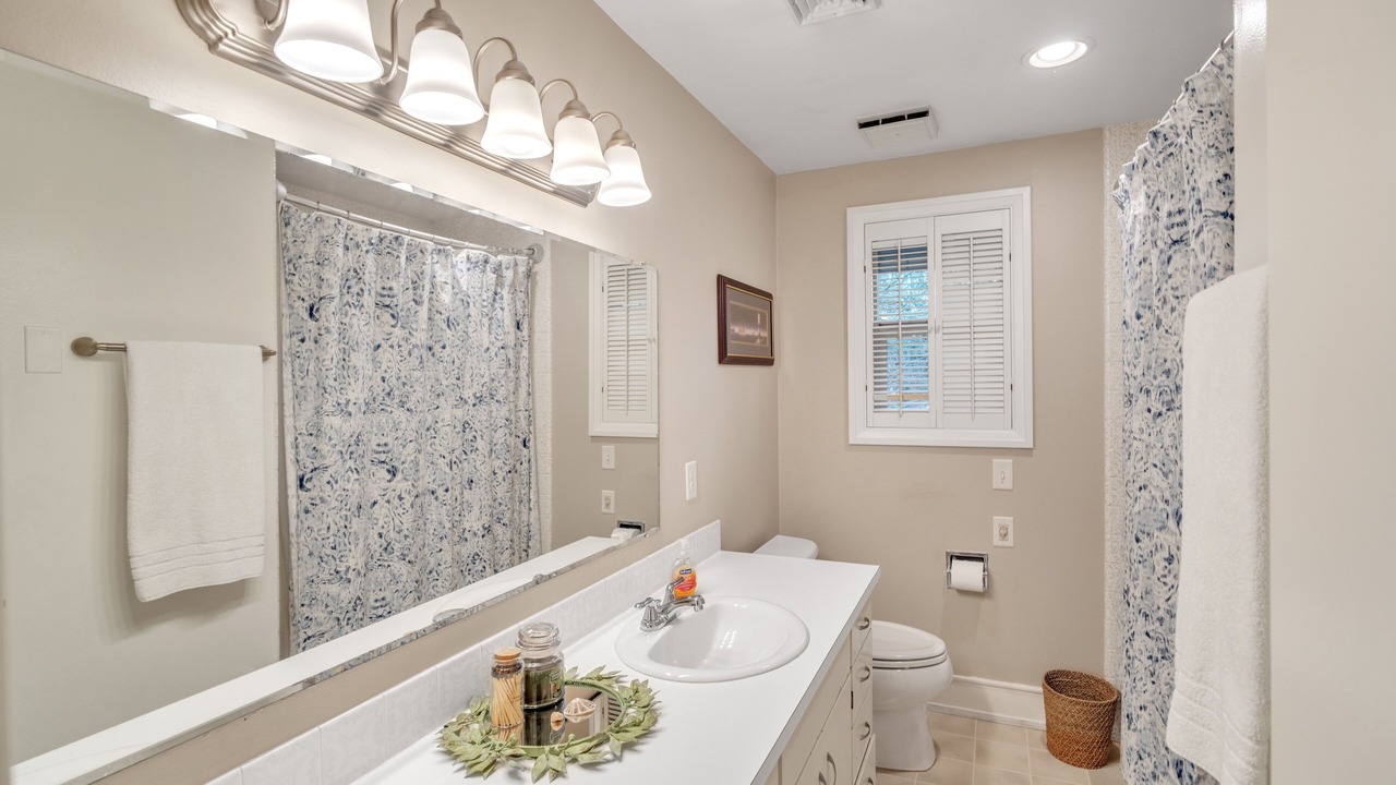 Photo of Bathroom in Cal Young