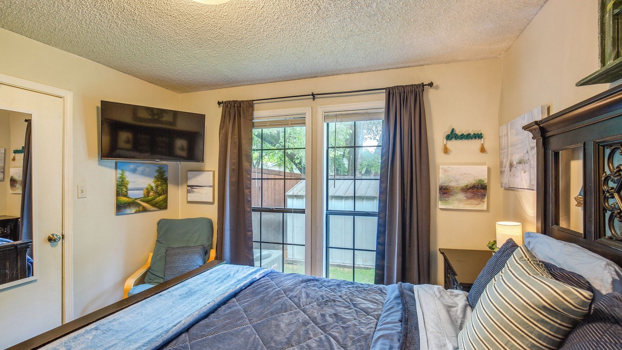 Photo of Bedroom in Lake Dallas