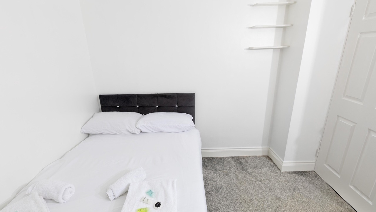 Photo of Bedroom in Strood