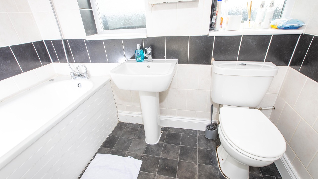 Photo of Bathroom in Strood