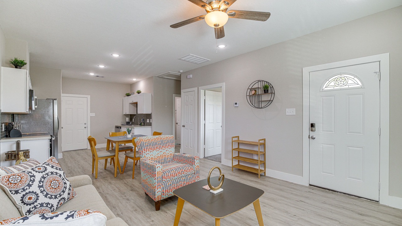 Photo of Livingroom in Northeast Houston
