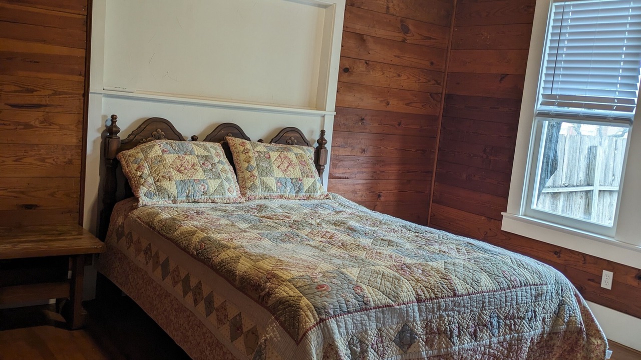 Photo of Bedroom in Junction