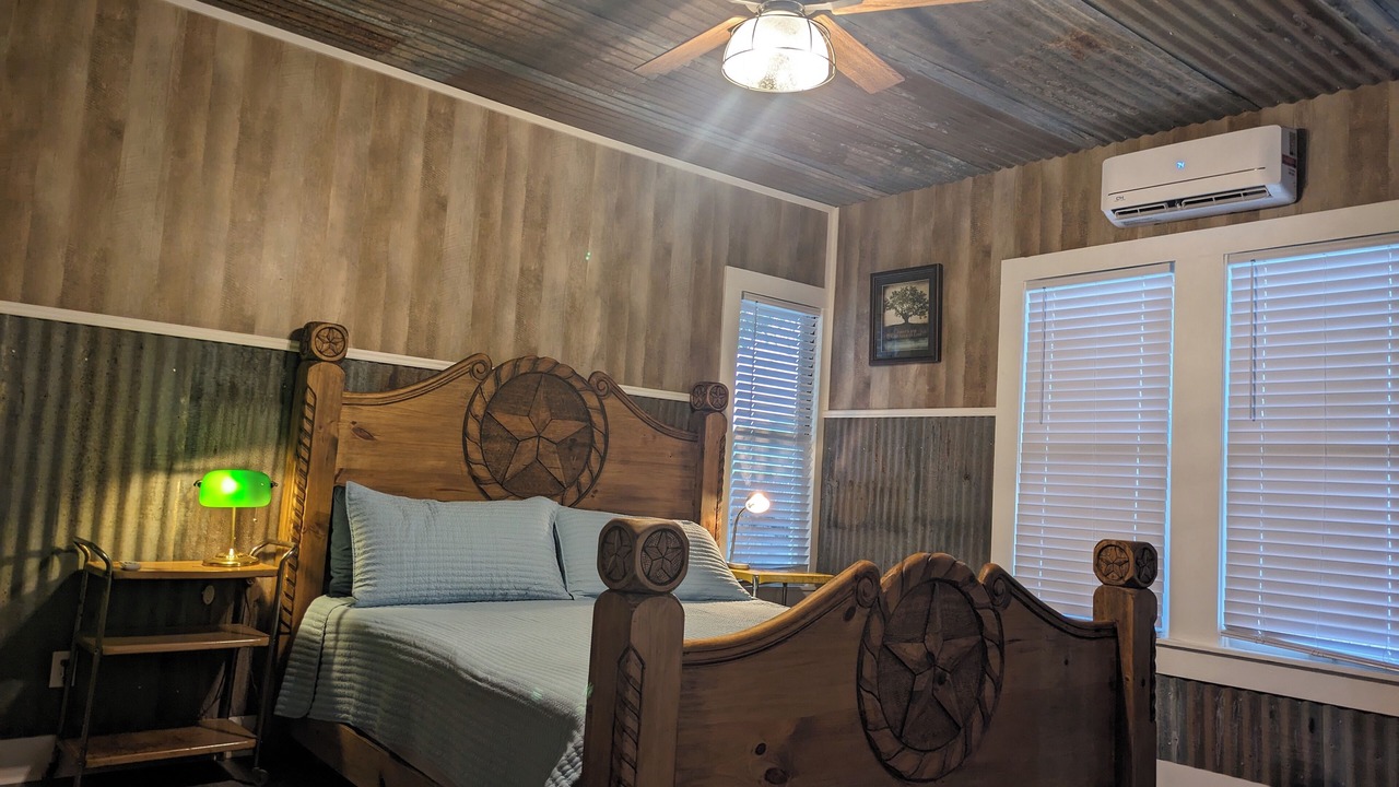 Photo of Bedroom in Junction