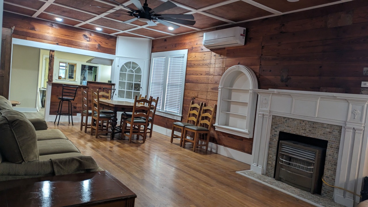 Photo of Livingroom in Junction