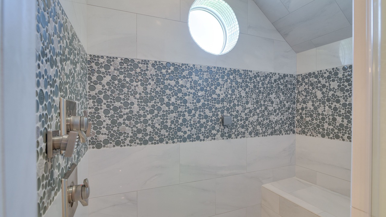 Photo of Bathroom in Lakeview  Jefferson County