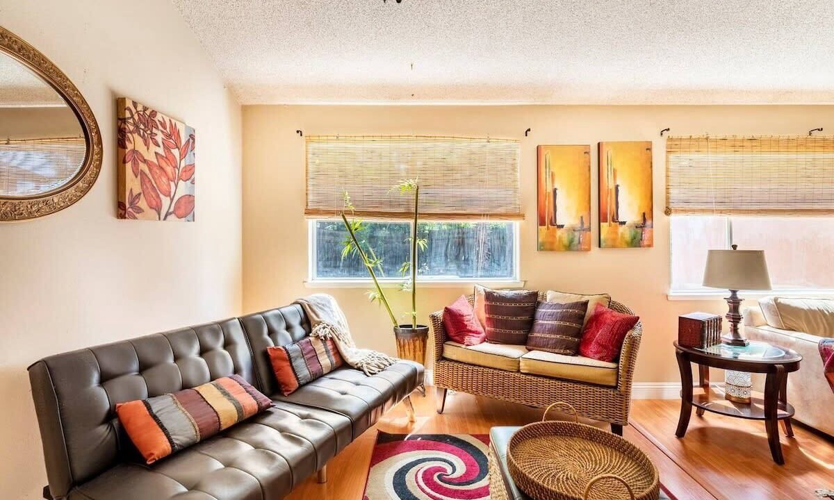 Photo of Livingroom in Southeastern Sacramento