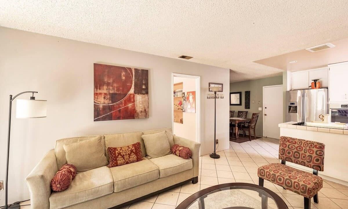 Photo of Livingroom in Southeastern Sacramento