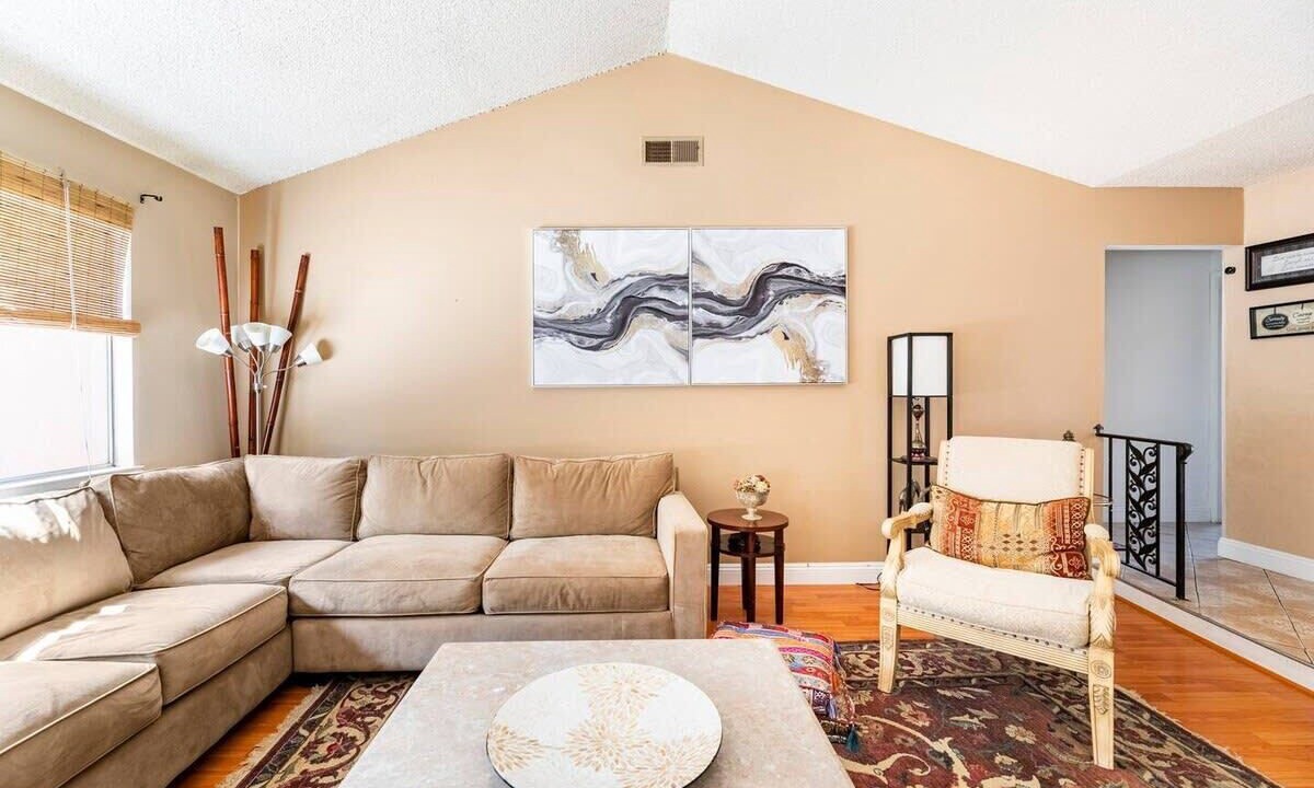 Photo of Livingroom in Southeastern Sacramento