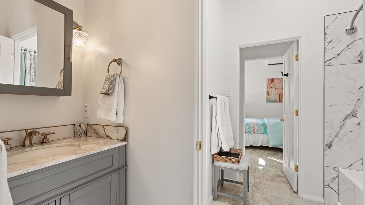 Photo of Bathroom in La Tierra