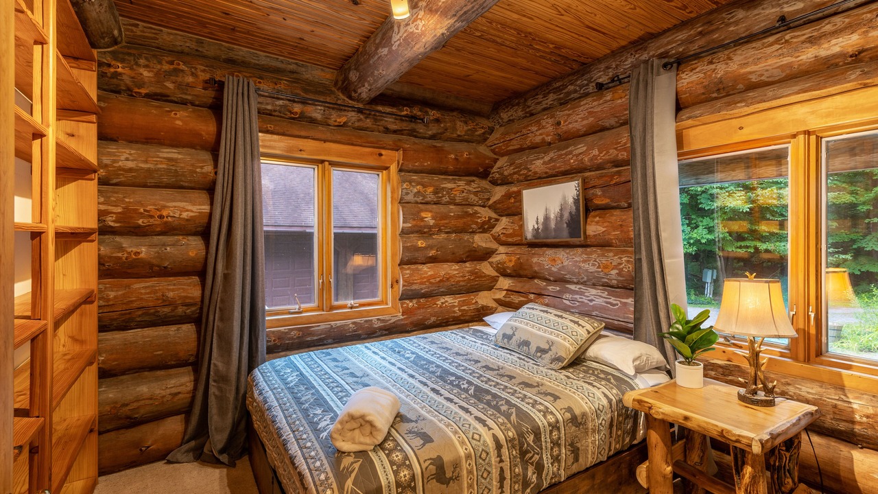 Photo of Bedroom in Homer