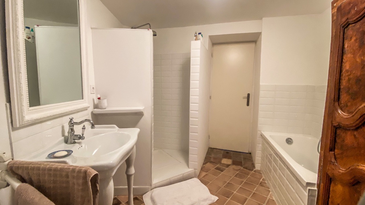 Photo of Bathroom in Belvezet