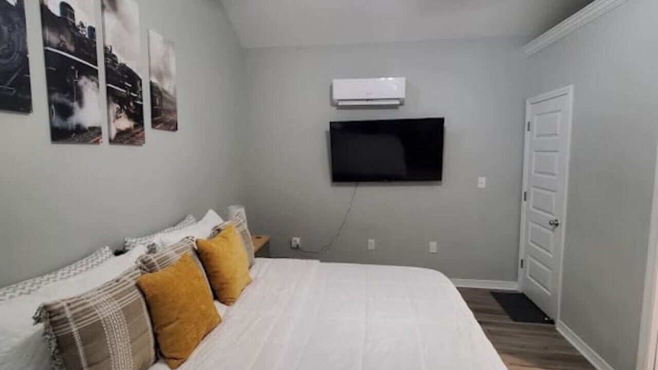 Photo of Bedroom in De Funiak Springs