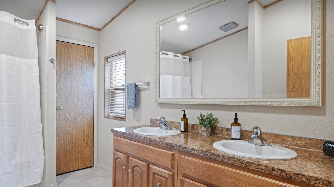 Photo of Bathroom in Finley