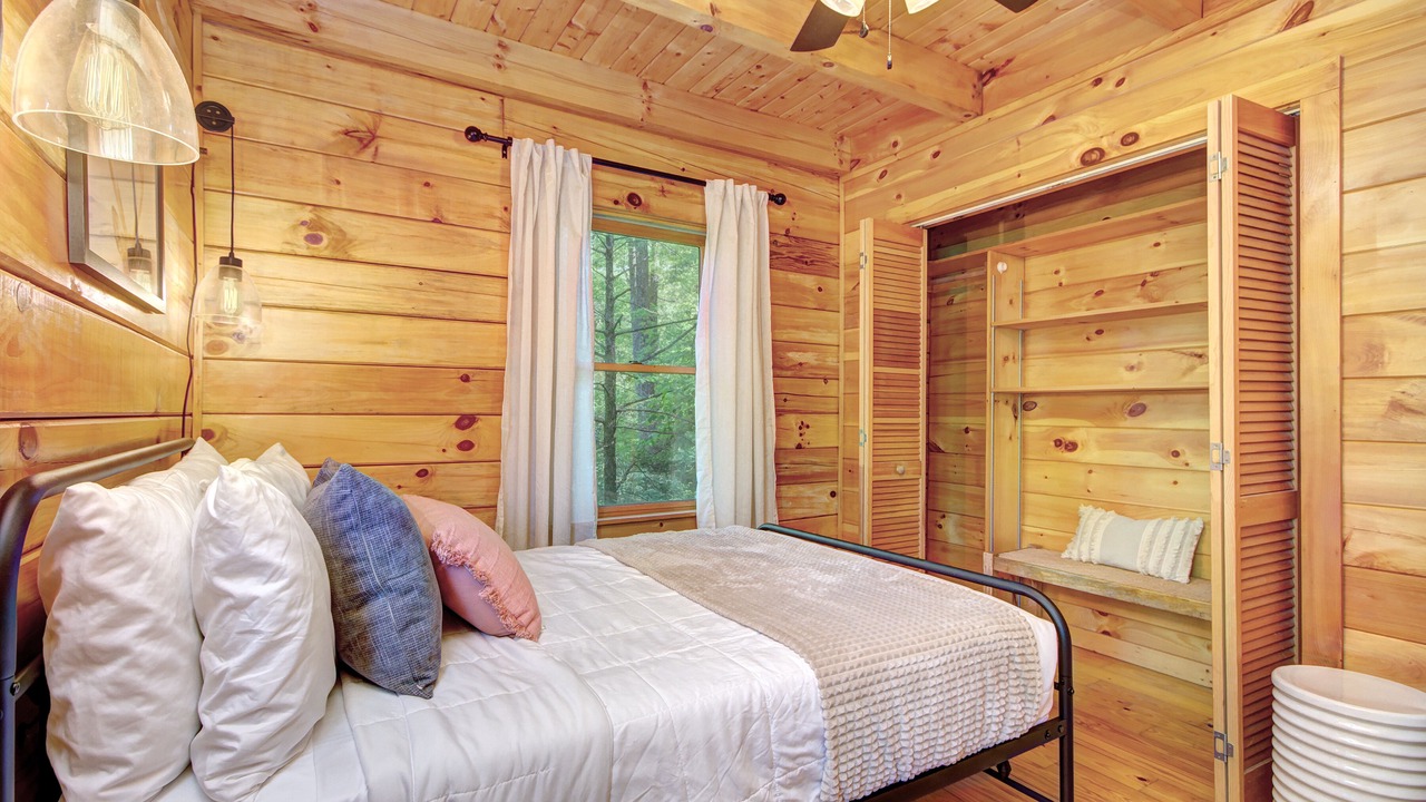 Photo of Bedroom in Lake Lure