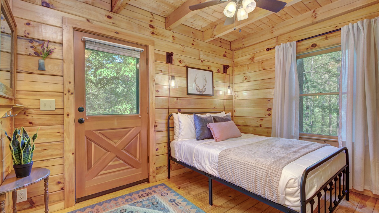 Photo of Bedroom in Lake Lure