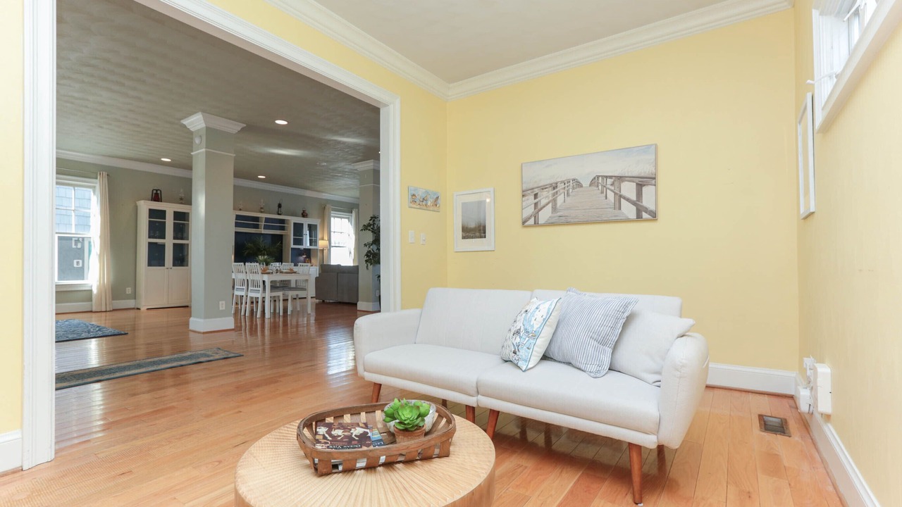Photo of Livingroom in Willoughby Spit