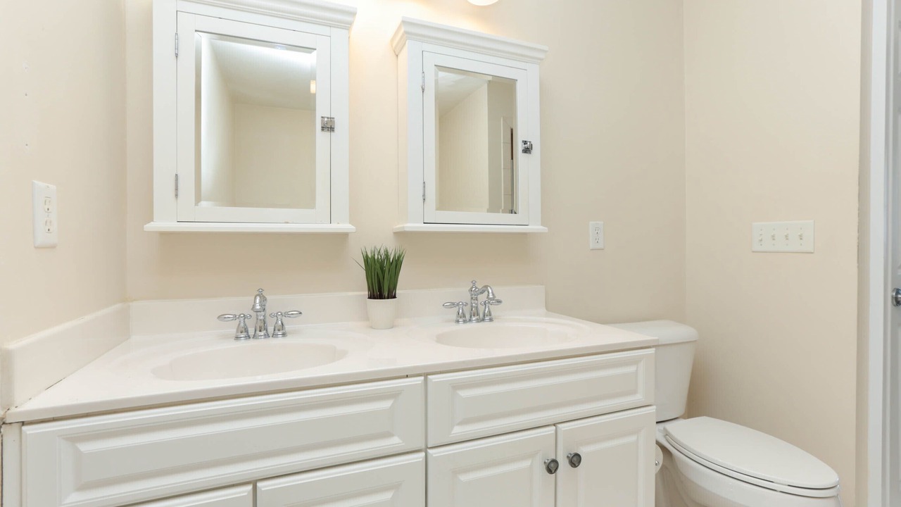 Photo of Bathroom in Willoughby Spit