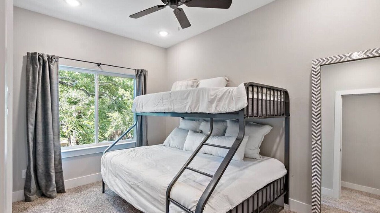 Photo of Bedroom in Downtown