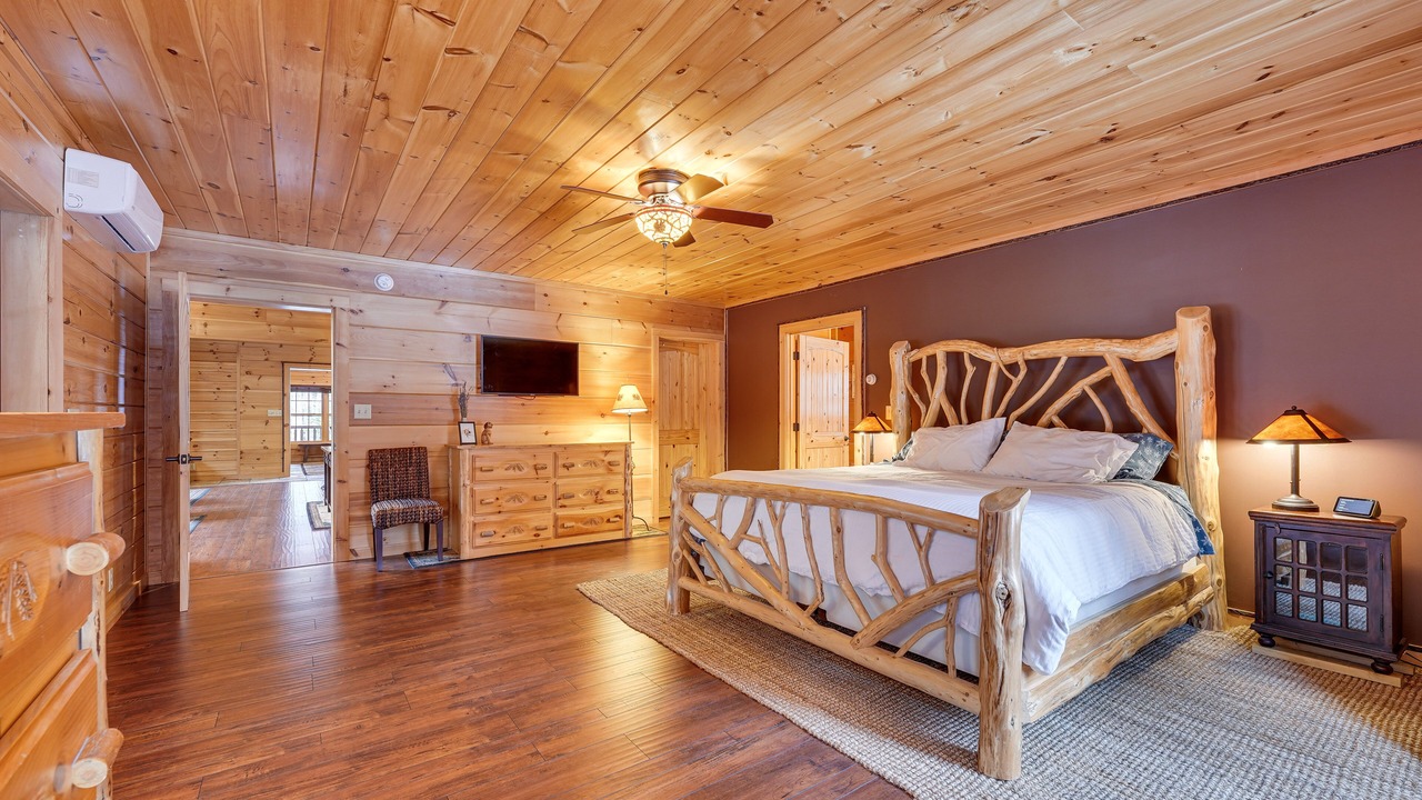 Photo of Bedroom in Town of Webb