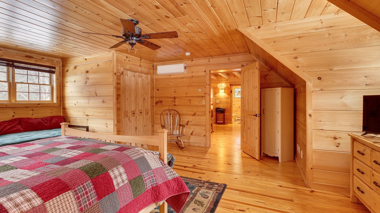 Photo of Bedroom in Town of Webb