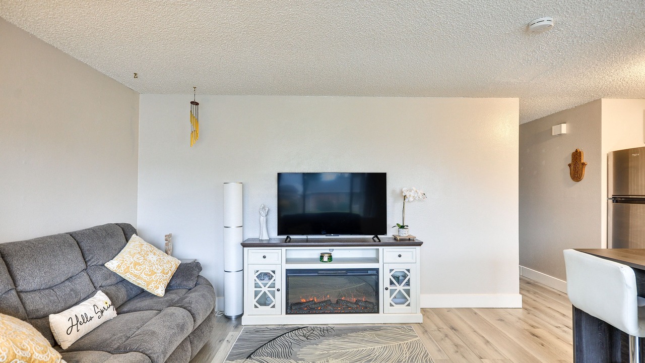 Photo of Livingroom in Evergreen