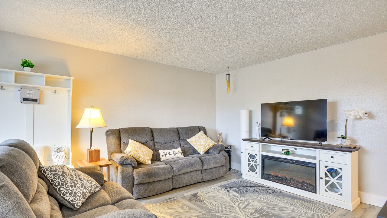 Photo of Livingroom in Evergreen