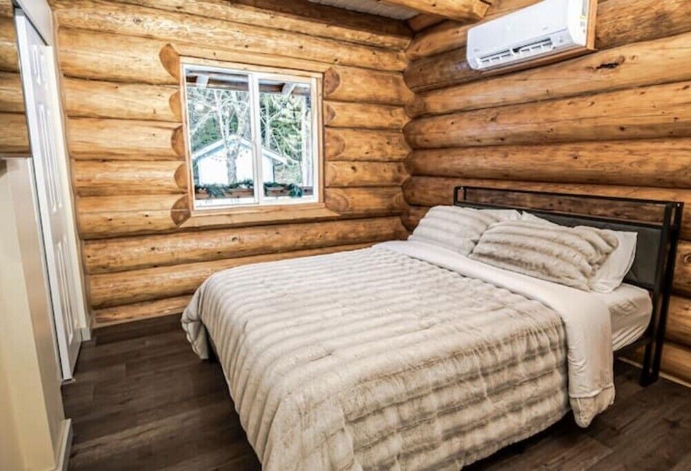 Photo of Bedroom in Verlot