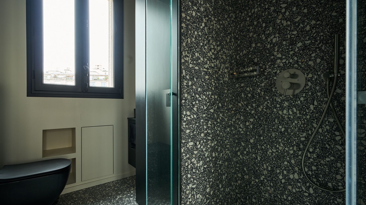 Photo of Bathroom in Quartier de l'Ecole-Militaire