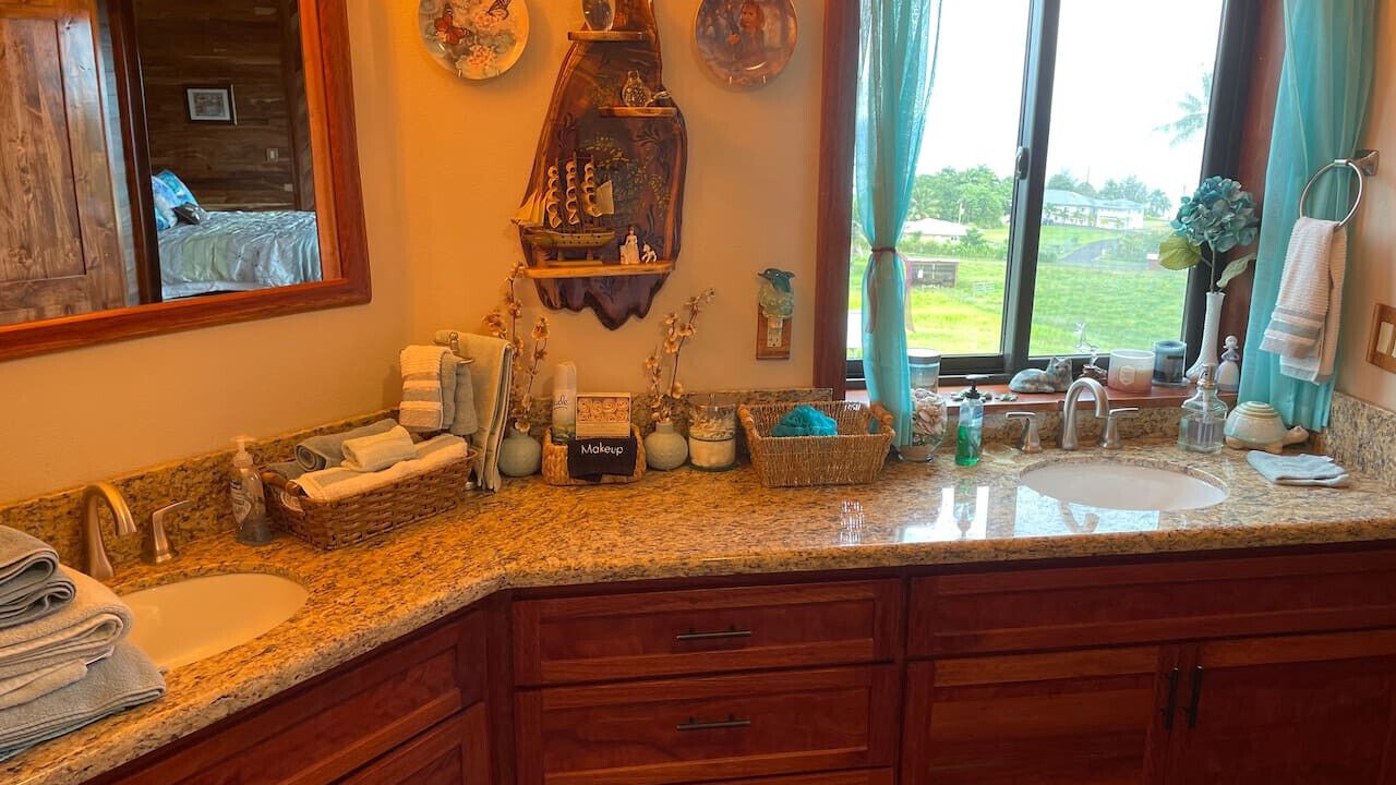 Photo of Bathroom in Hilo