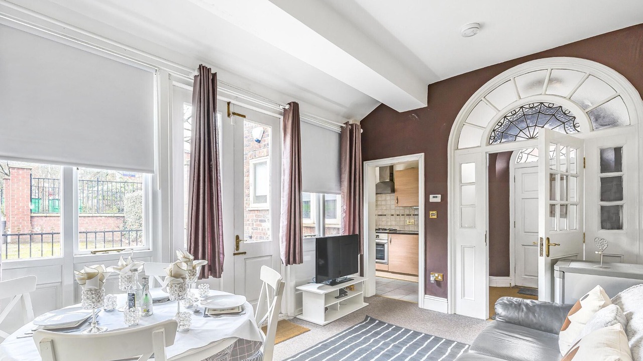 Photo of Bedroom in Newcastle-Under-Lyme