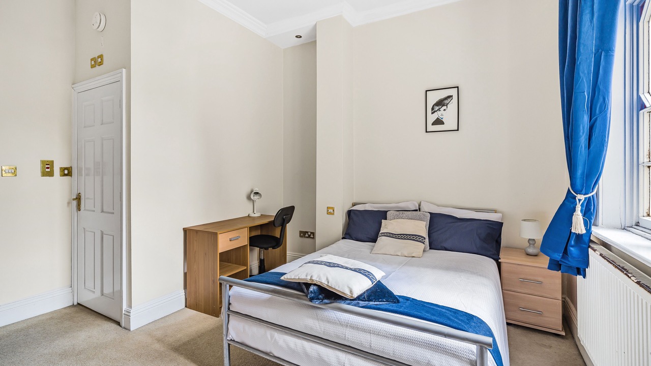 Photo of Bedroom in Newcastle-Under-Lyme