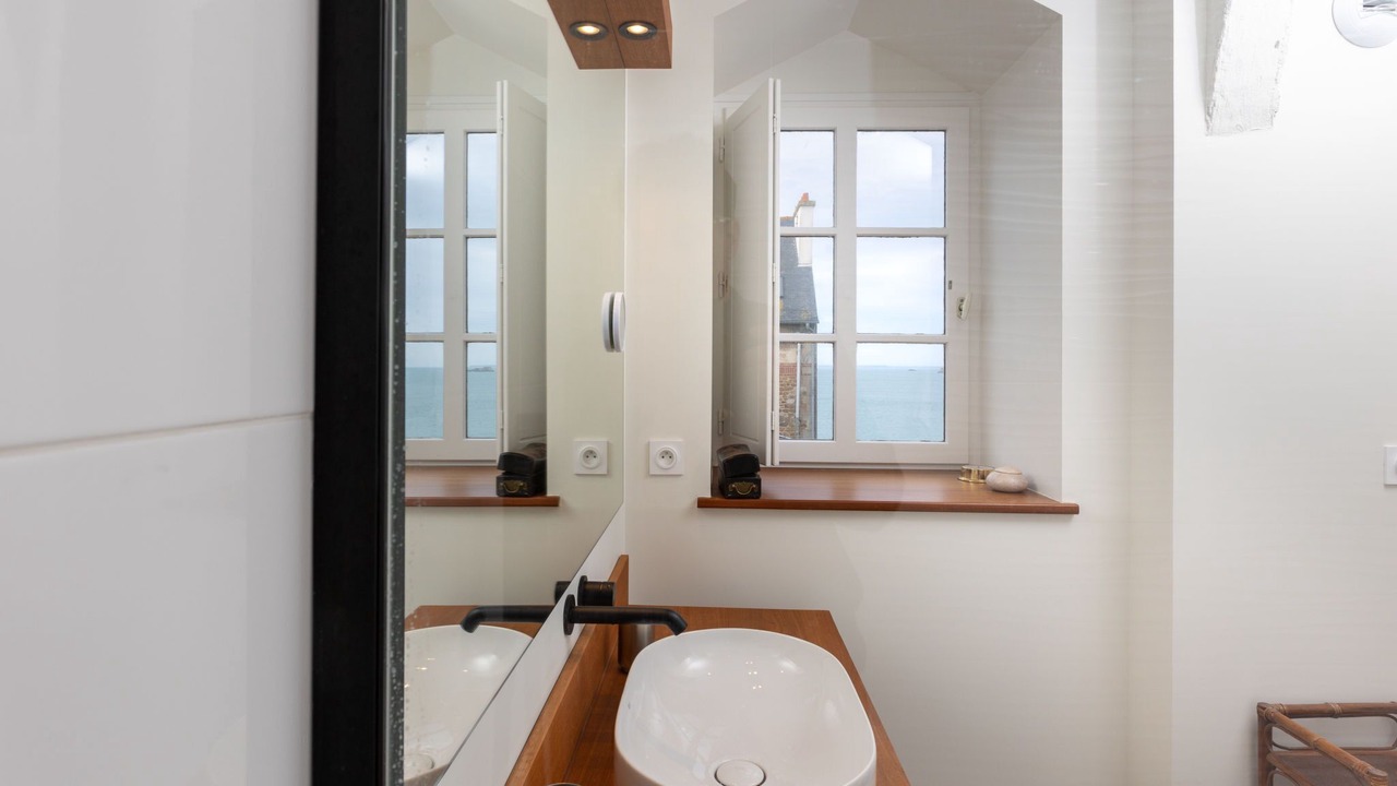 Photo of Bathroom in Intra Muros