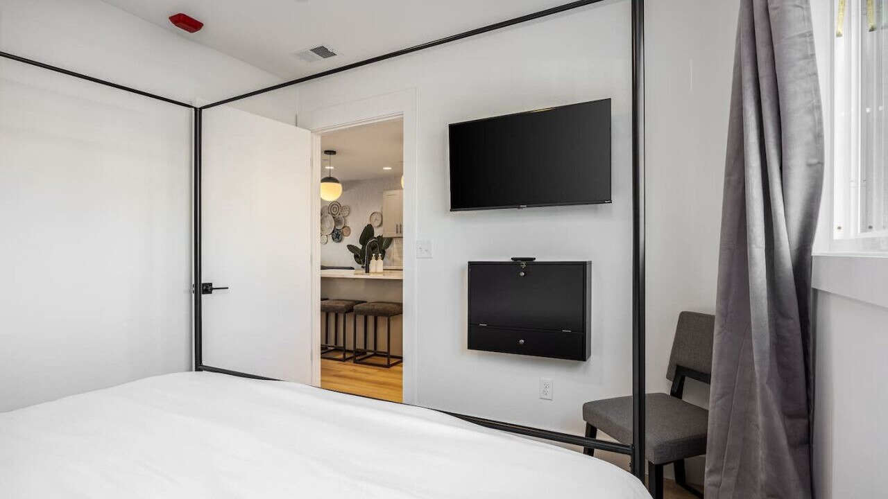 Photo of Bedroom in Hillsboro Village