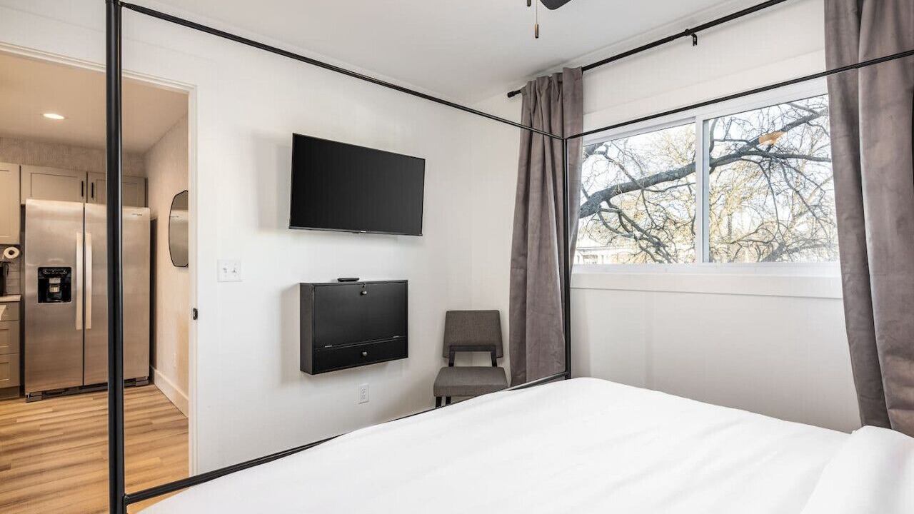 Photo of Bedroom in Hillsboro Village