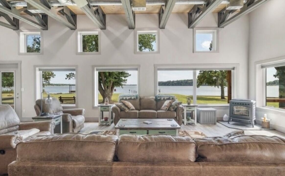 Photo of Livingroom in Wyandotte