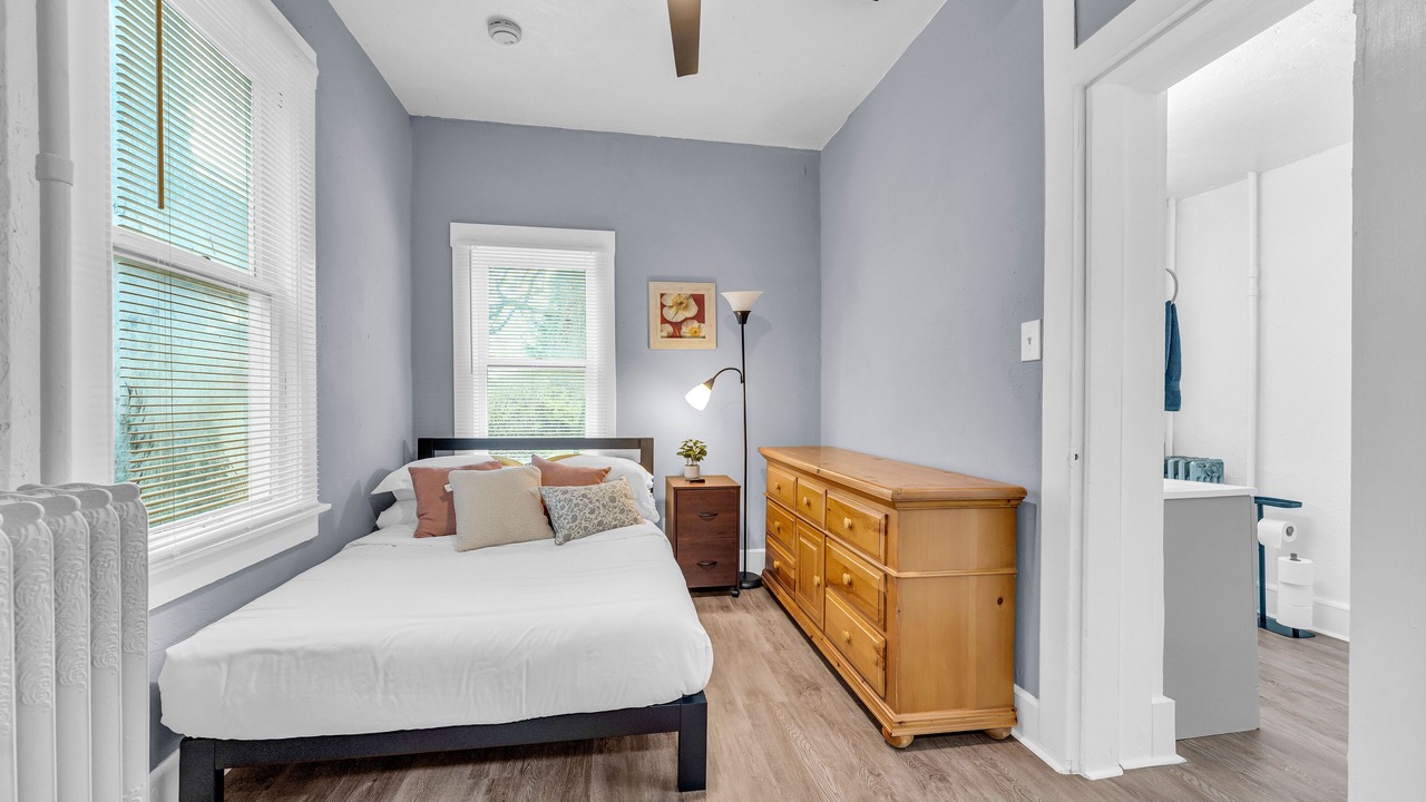 Photo of Bedroom in University Circle