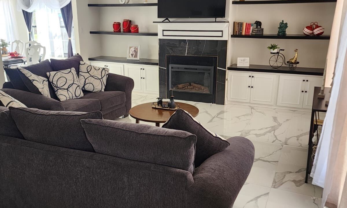 Photo of Livingroom in LaPlace