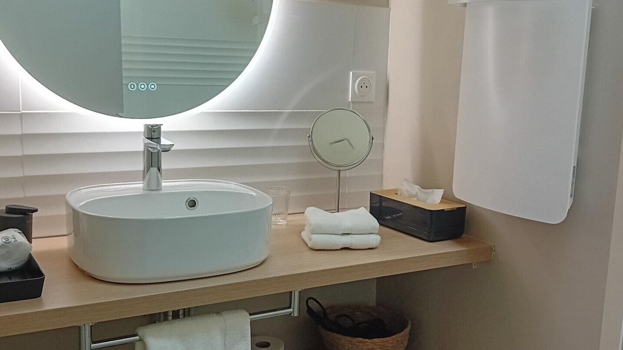 Photo of Bathroom in Herouvillette