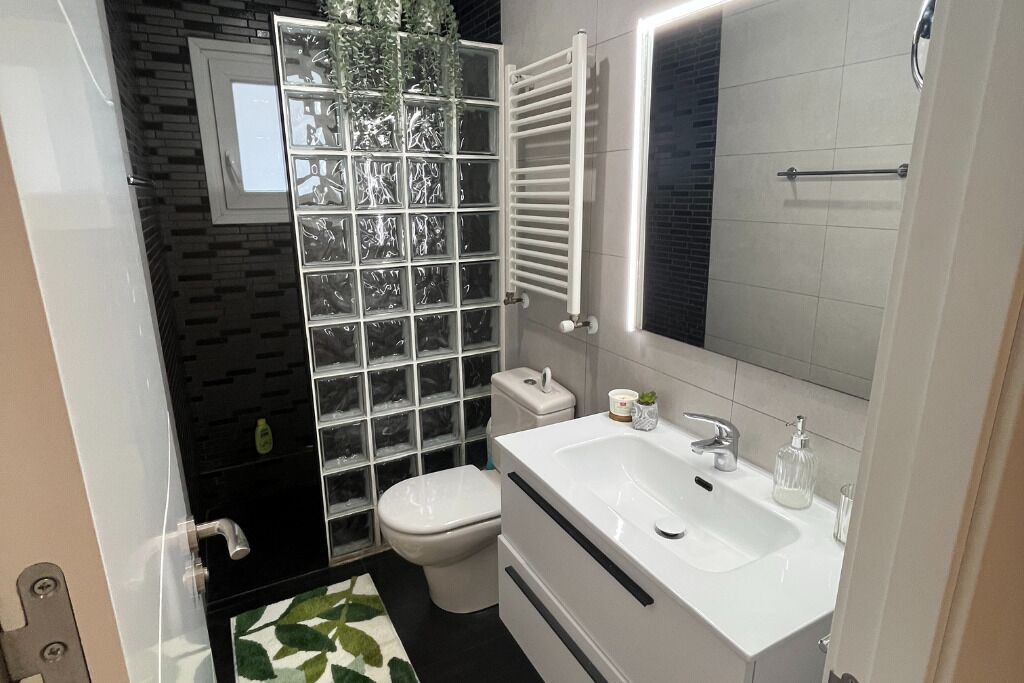 Photo of Bathroom in Provencals del Poblenou