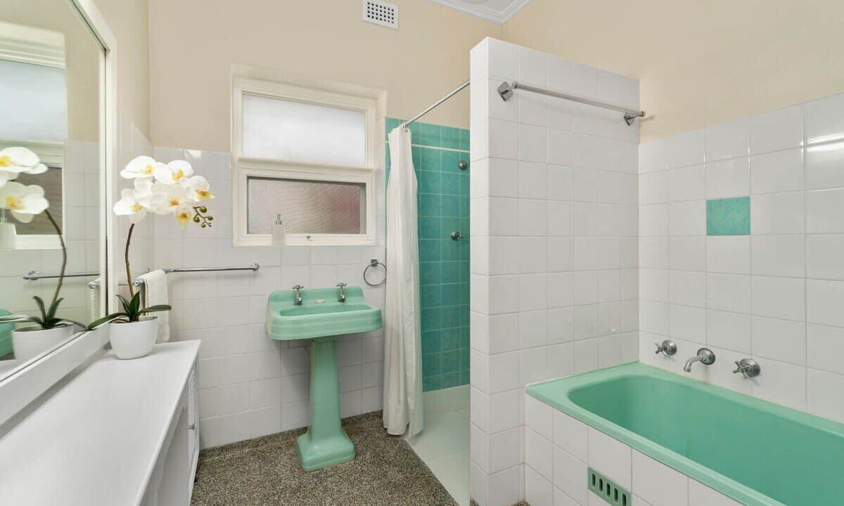 Photo of Bathroom in Bellevue Heights