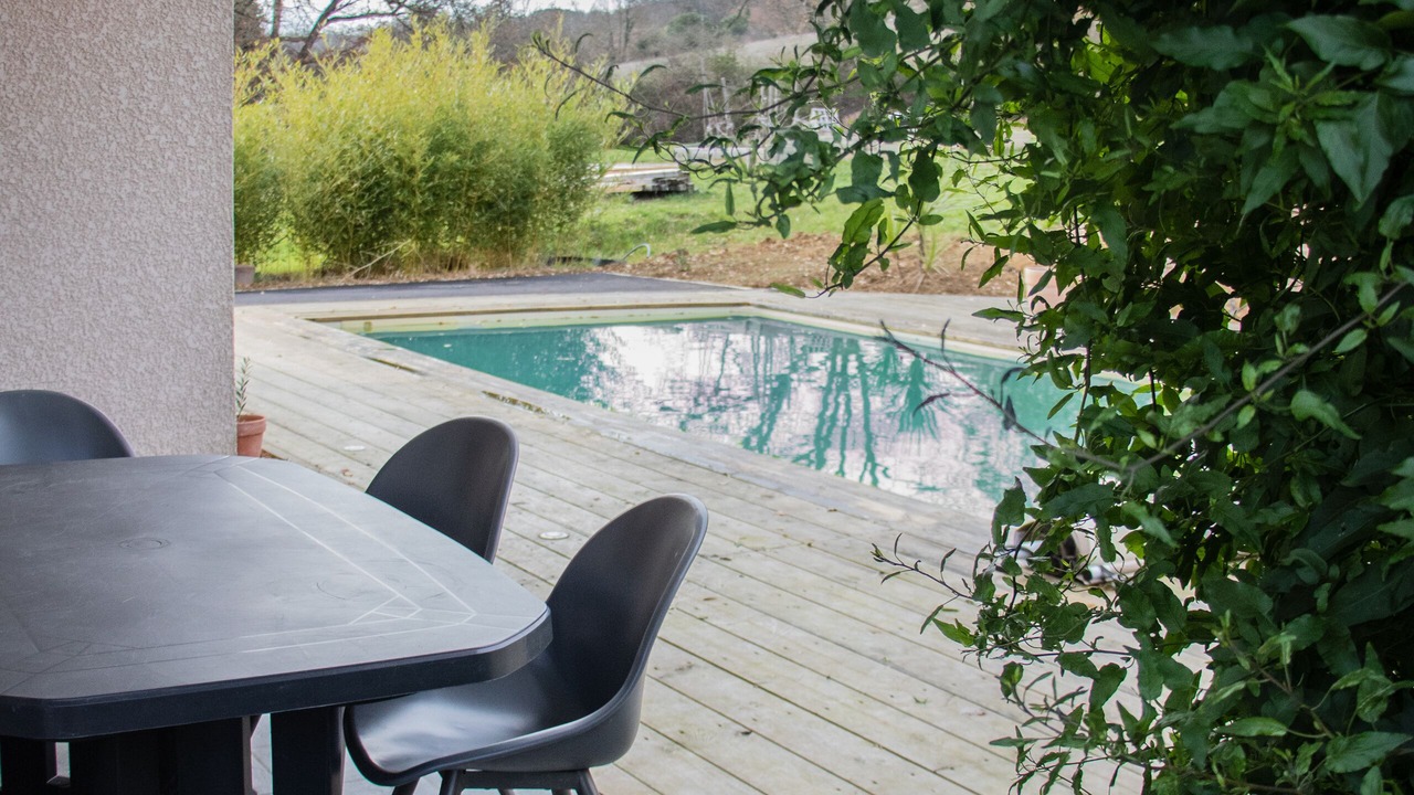 Photo of Outdoor in Menville