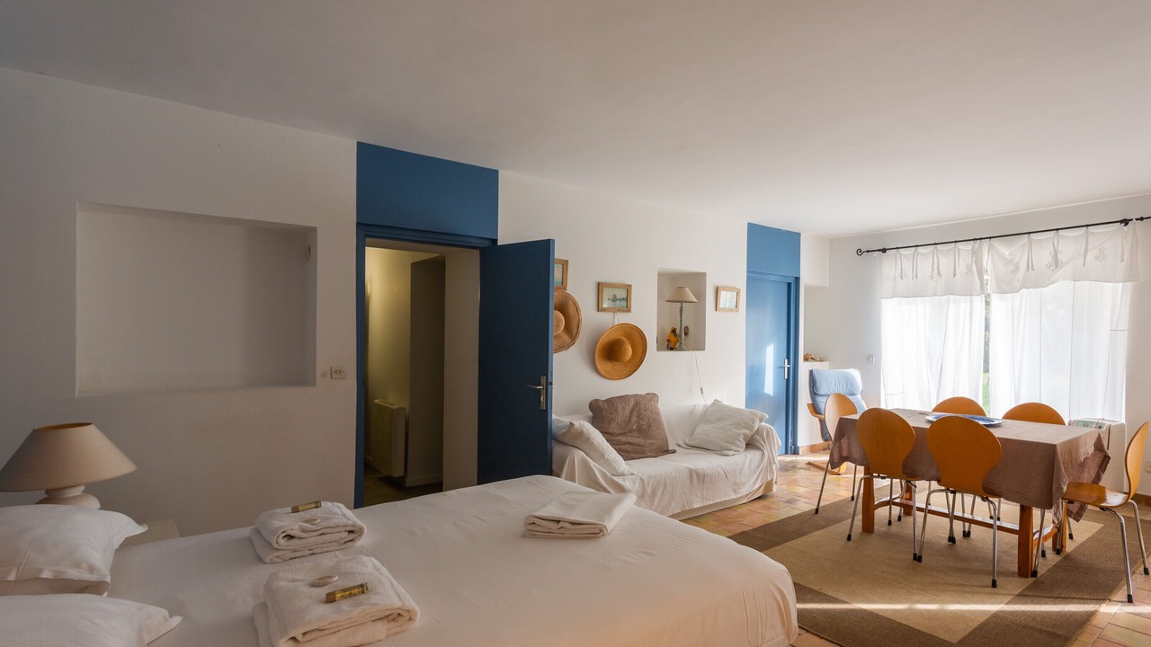 Photo of Bedroom in Orange