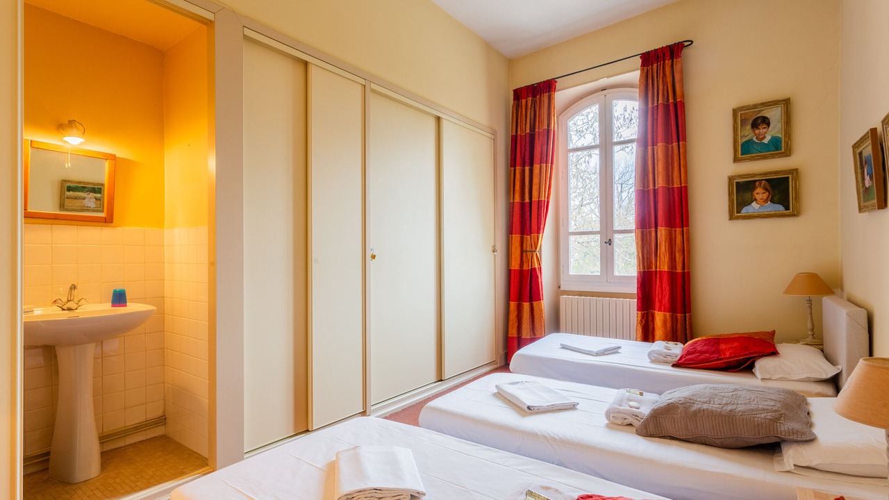 Photo of Bedroom in Orange