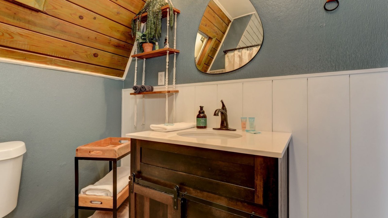 Photo of Bathroom in Tate